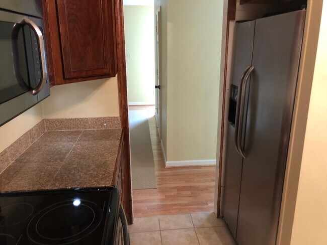 Building Photo - Available 9/8. Beautiful 4BR/2.5BA Home Av...