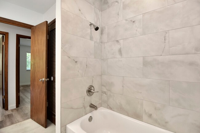 Building Photo - 40 River Ridge Trail