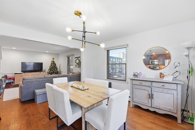 Building Photo - 635 Madison St