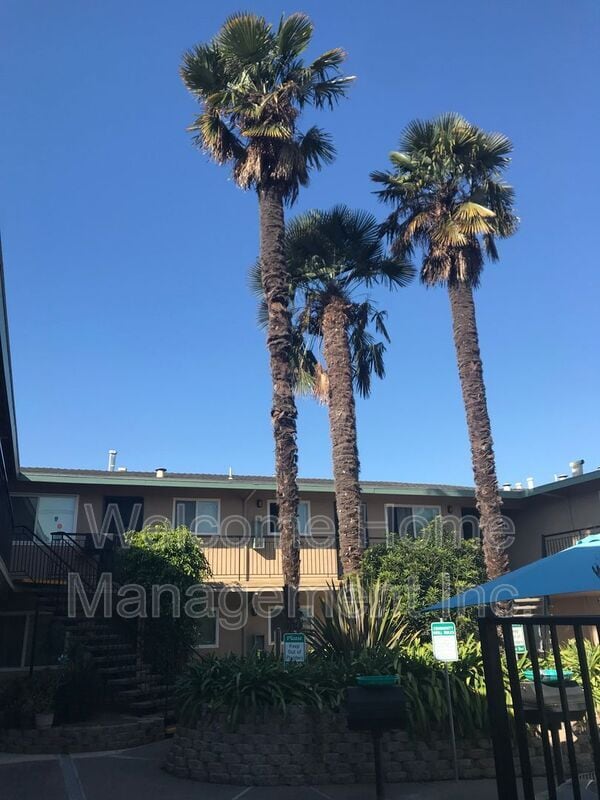 Building Photo - 15111 Washington Ave