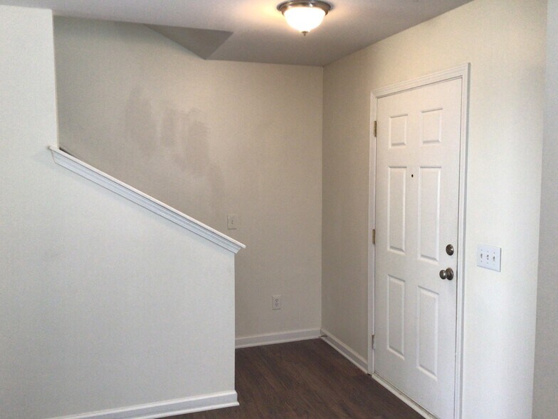 Building Photo - 1001 Finley Ct