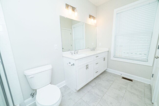 Building Photo - 11 Quarry St