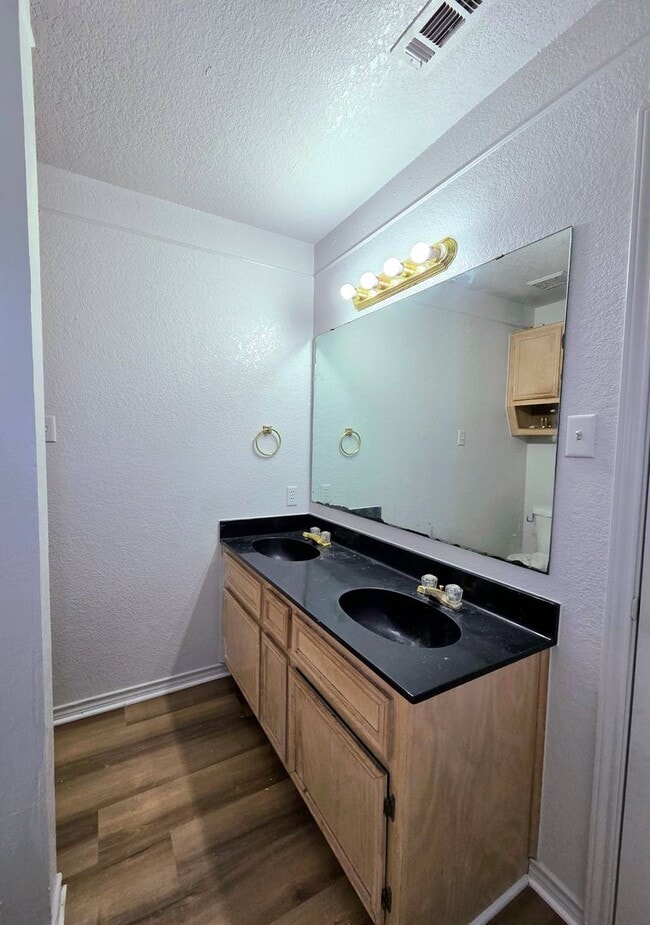 Building Photo - NEW FLOORS! 3bd/2ba in Killeen Tx