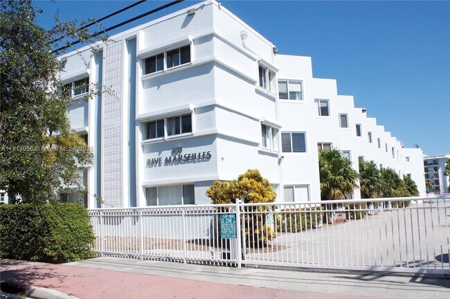 Building Photo - 1185 Marseille Dr