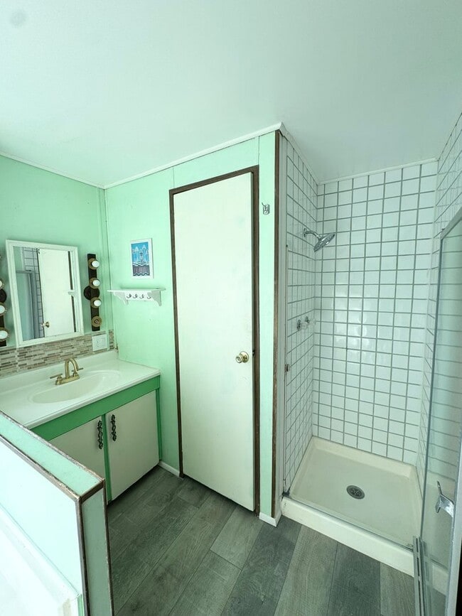 Building Photo - Cute Remodeled 3 Bedroom Home in Bullhead City, AZ