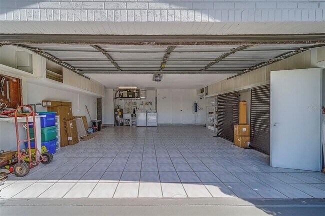 Building Photo - 400 Capri Blvd