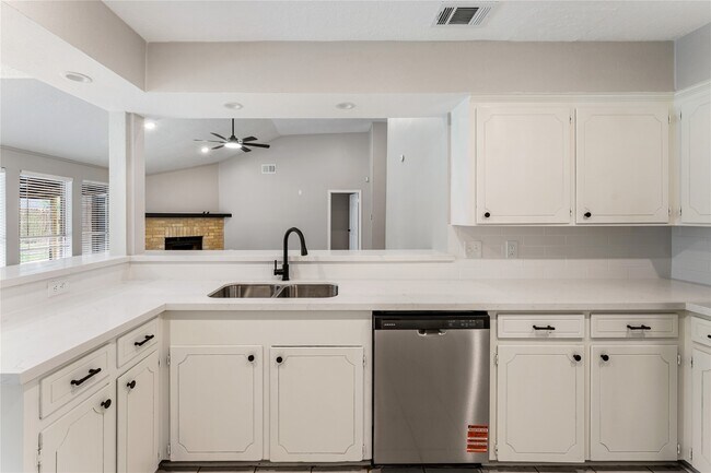 Building Photo - 8219 Winding Meadow Ct