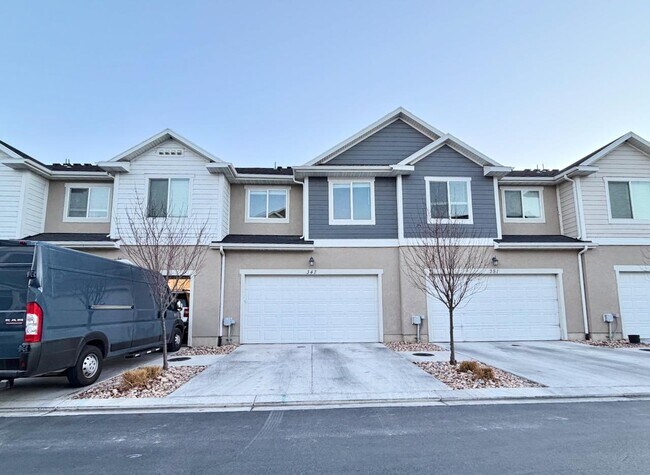 Building Photo - 347 W 410 N St