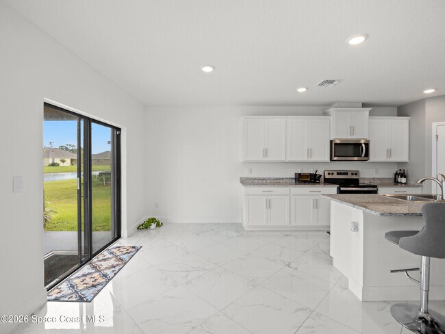 Building Photo - 6815 Topaz Dr