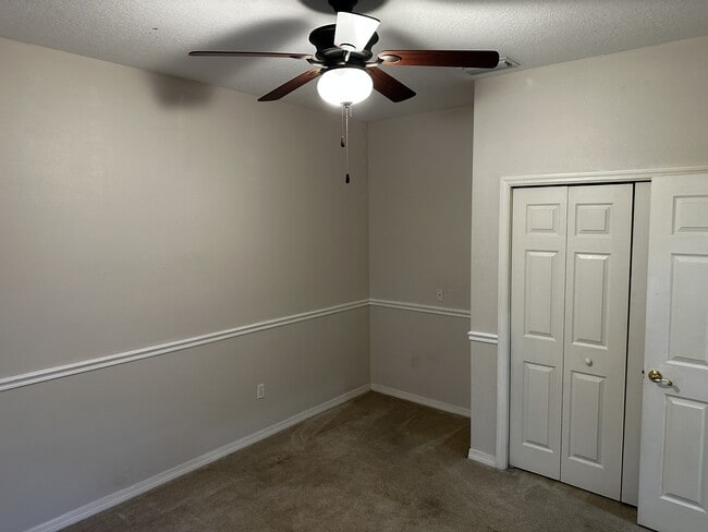 Building Photo - 5891 Trumpet St