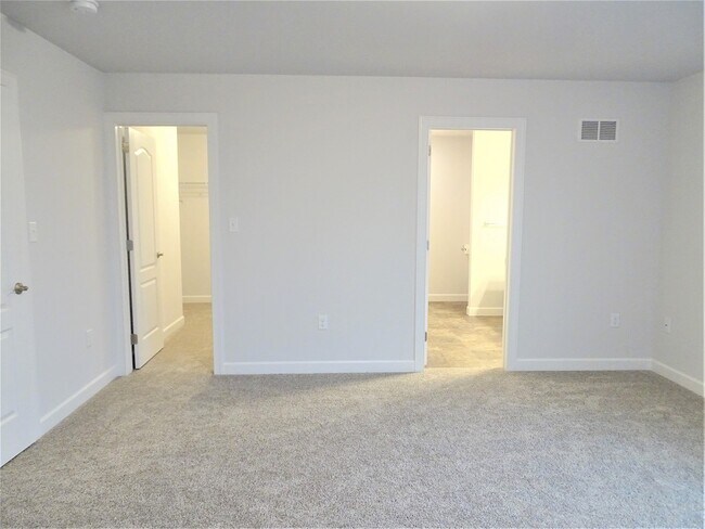 Building Photo - 1405 Fieldstone Dr