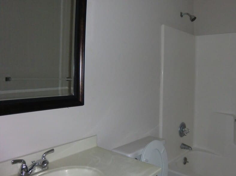 Building Photo - 24 Heritage Pl