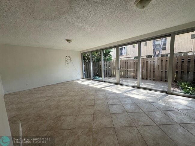 Building Photo - 834 NW 82nd Ave