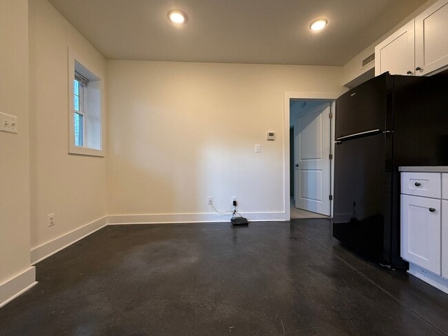 Building Photo - 514 Trailside Dr