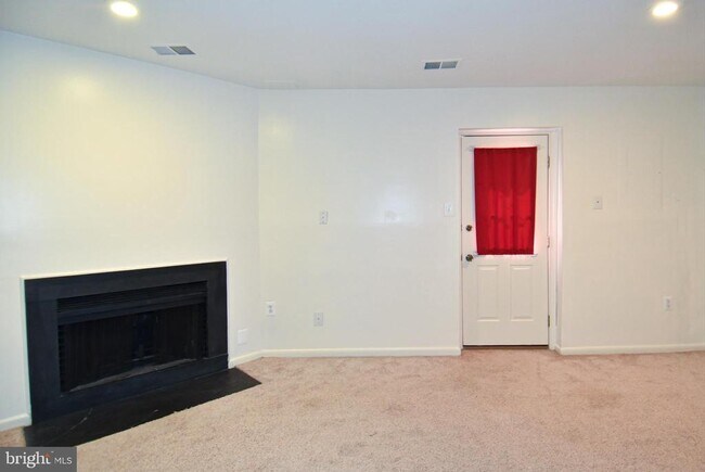 Building Photo - 2304 Hunters Square Ct