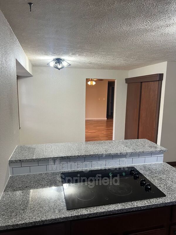 Building Photo - 3435 S Nettleton Ave