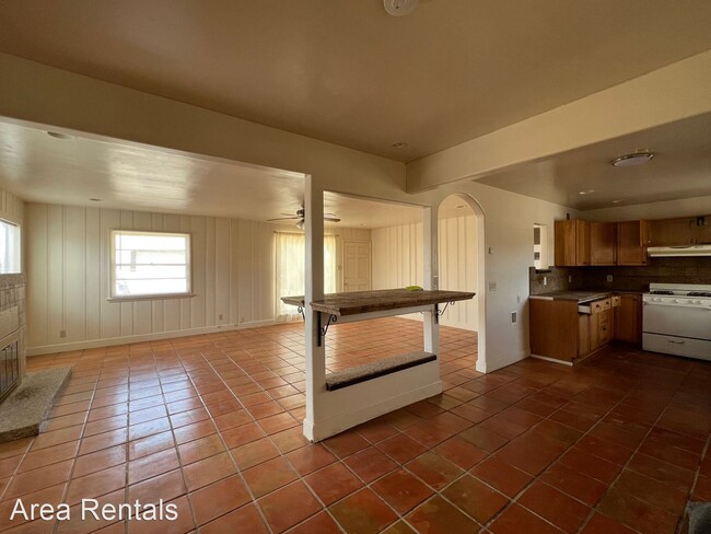 Building Photo - 3 br, 1 bath House - 25567 W. MAIN STREET
