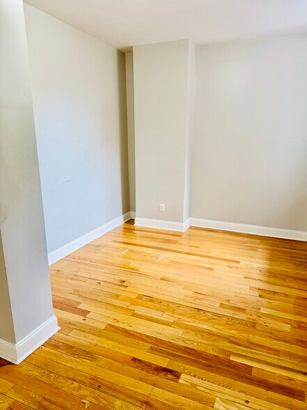 Building Photo - 45 S Broadway