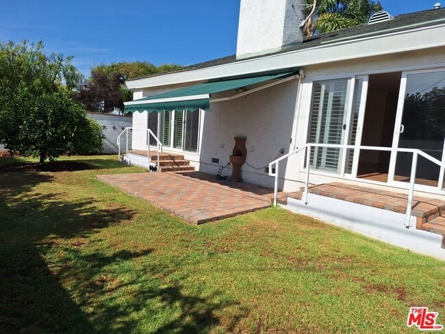 Building Photo - 7539 Denrock Ave