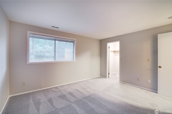 Building Photo - 2Bd/1.5Ba Kirkland Townhome