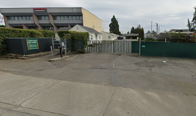 Building Photo - 1 Bed 1 Bath Available for Rent in Kent!
