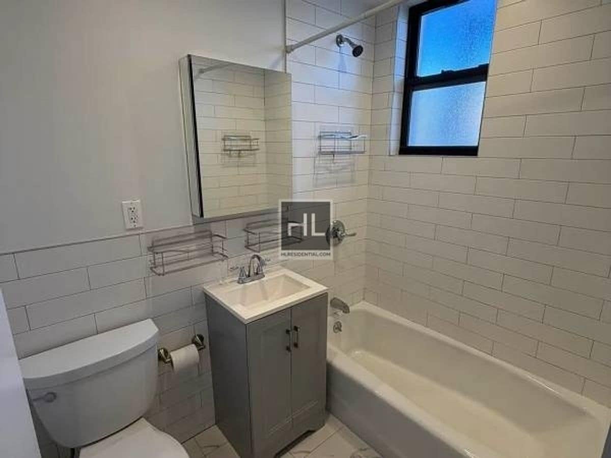 Building Photo - 73 STREET