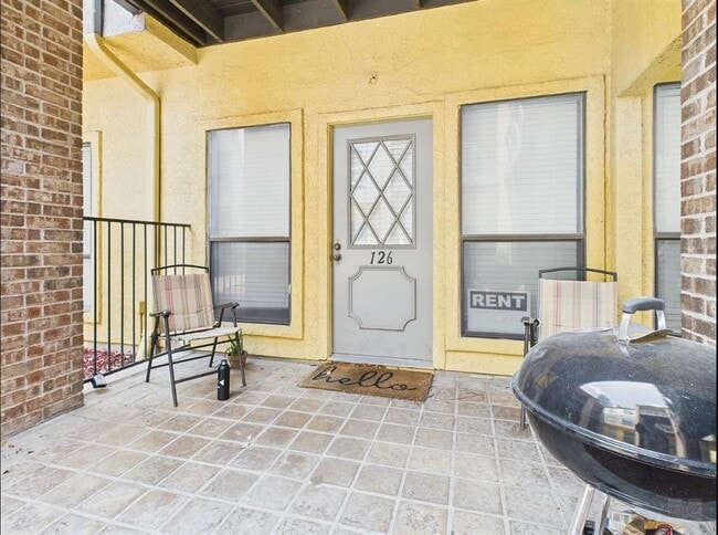 Building Photo - 806 W 24th St