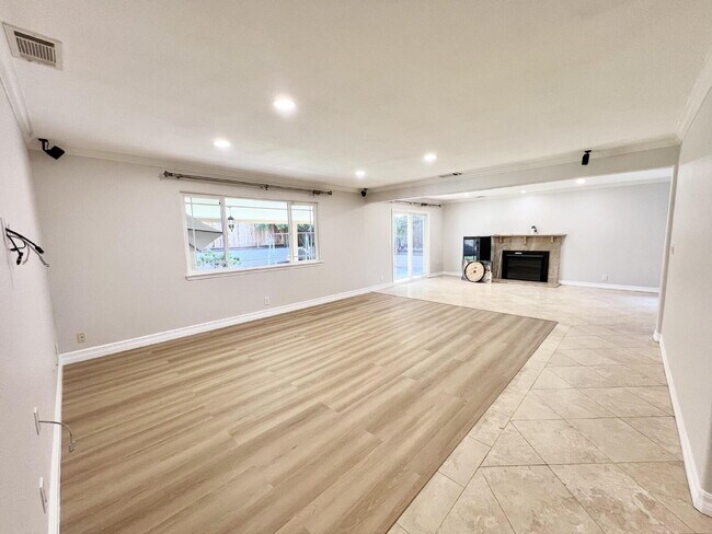 Building Photo - Large Evergreen Home with Solar & Community Pool