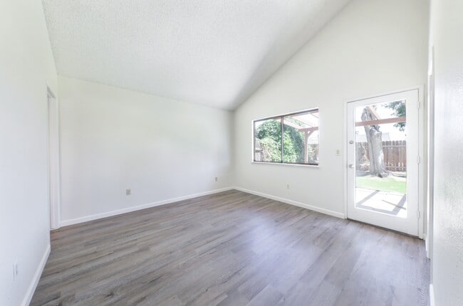 Building Photo - 7416 Hachita Ct