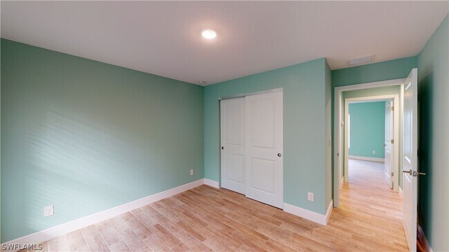 Building Photo - 621 NW 7th Pl