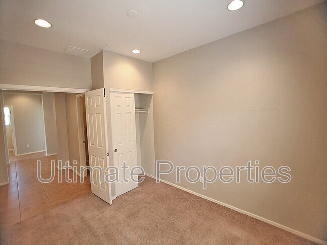 Building Photo - 4715 S 99th Dr