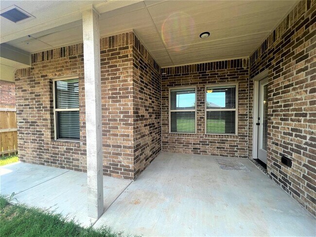 Building Photo - 10012 Glover River Dr
