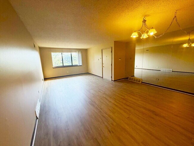 Building Photo - 1472 Carol Ct