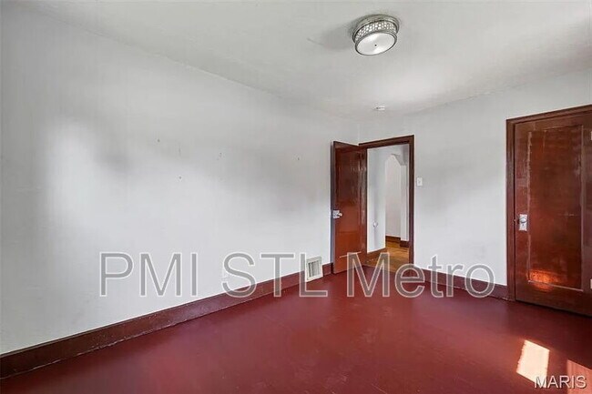 Building Photo - 5212 Fletcher St