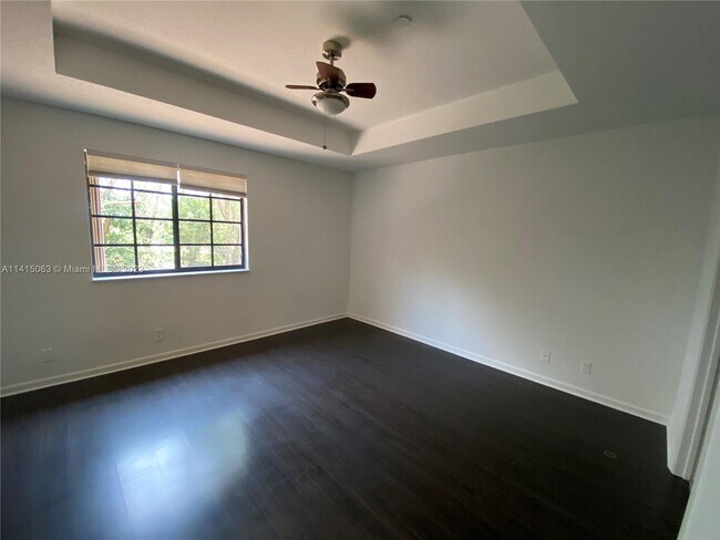 Building Photo - 4272 Vineyard Cir