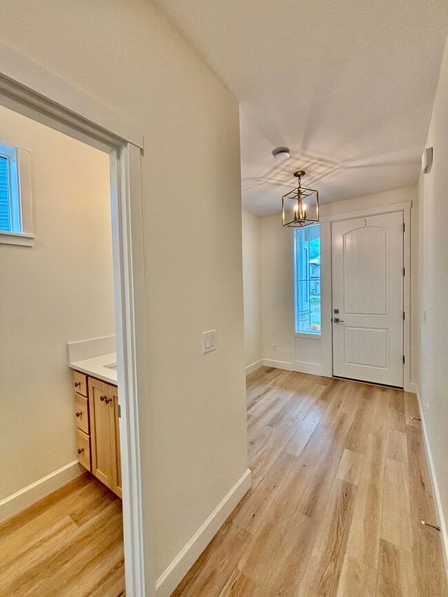 Building Photo - Gorgeous Ridgefield Home
