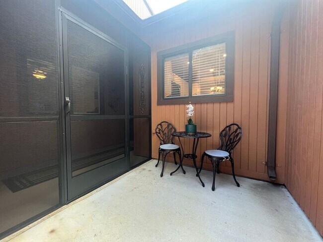 Building Photo - 44 Park Pl