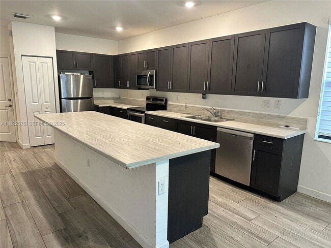 Building Photo - 25137 SW 108th Ave