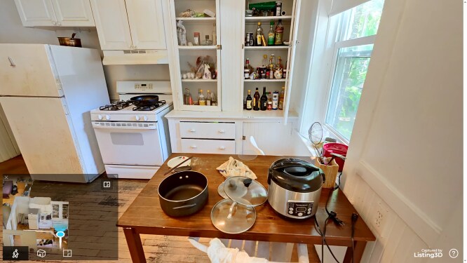 Building Photo - 11 Centre St