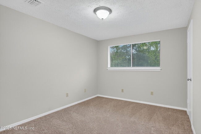 Building Photo - 9937 Moss Side Ln