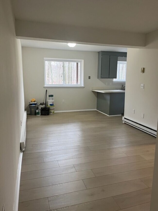 Building Photo - 492 East St