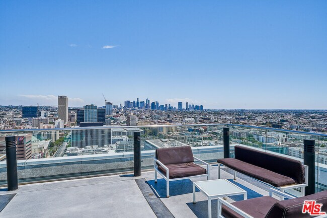 Building Photo - 3810 Wilshire Blvd
