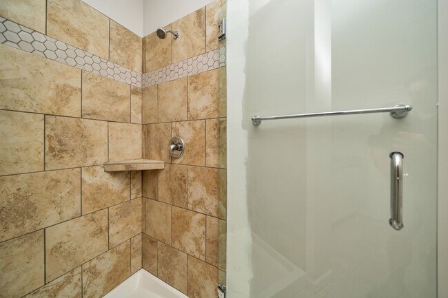 Building Photo - So Much Space in Hueytown – Beautifully Renovated & Move-In Ready!