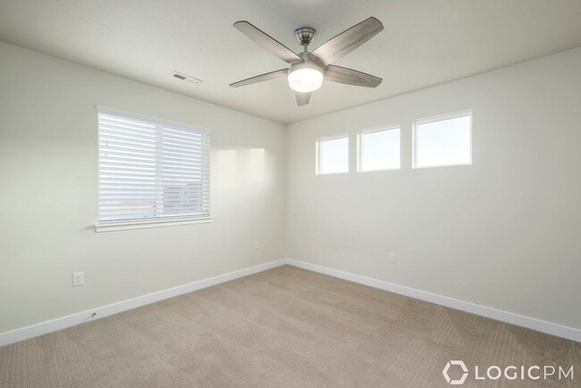 Building Photo - Stunning Row-End Townhome In Excellent Loc...
