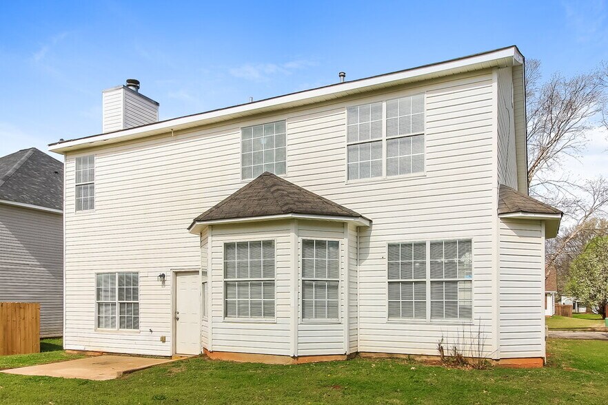 Building Photo - 650 Compton Ln