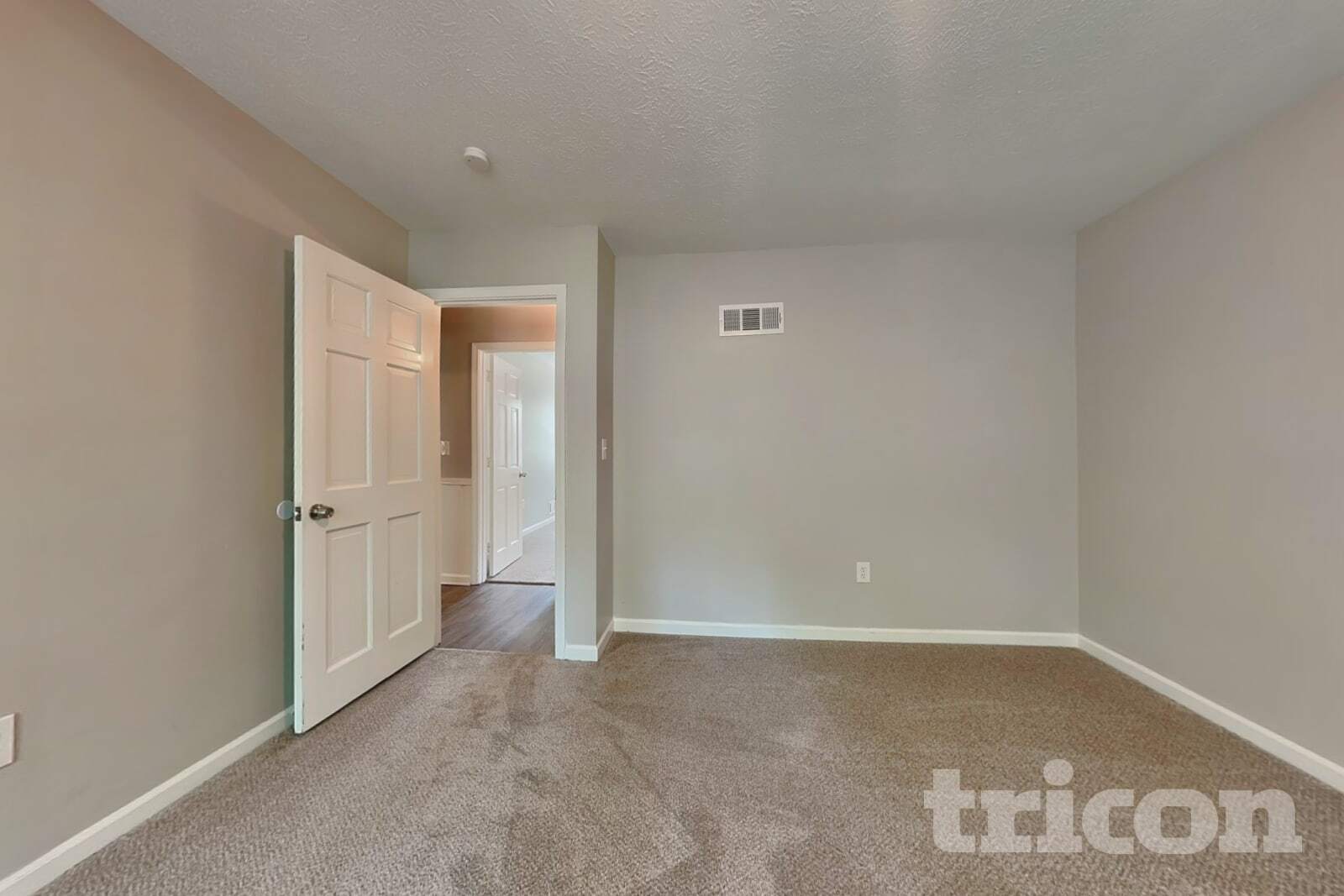 Building Photo - 515 Westbridge Dr