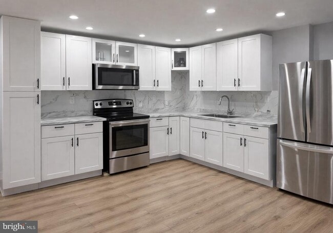 Building Photo - 504-506 Pine Hill St