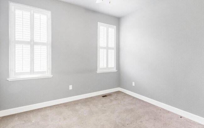 Building Photo - 845 Squaw Creek Ct