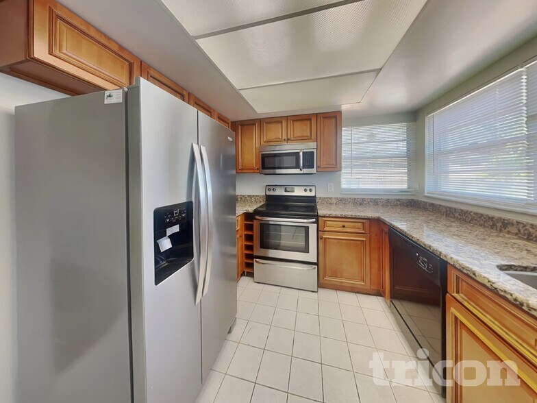 Building Photo - 3206 Shady Glen Cir