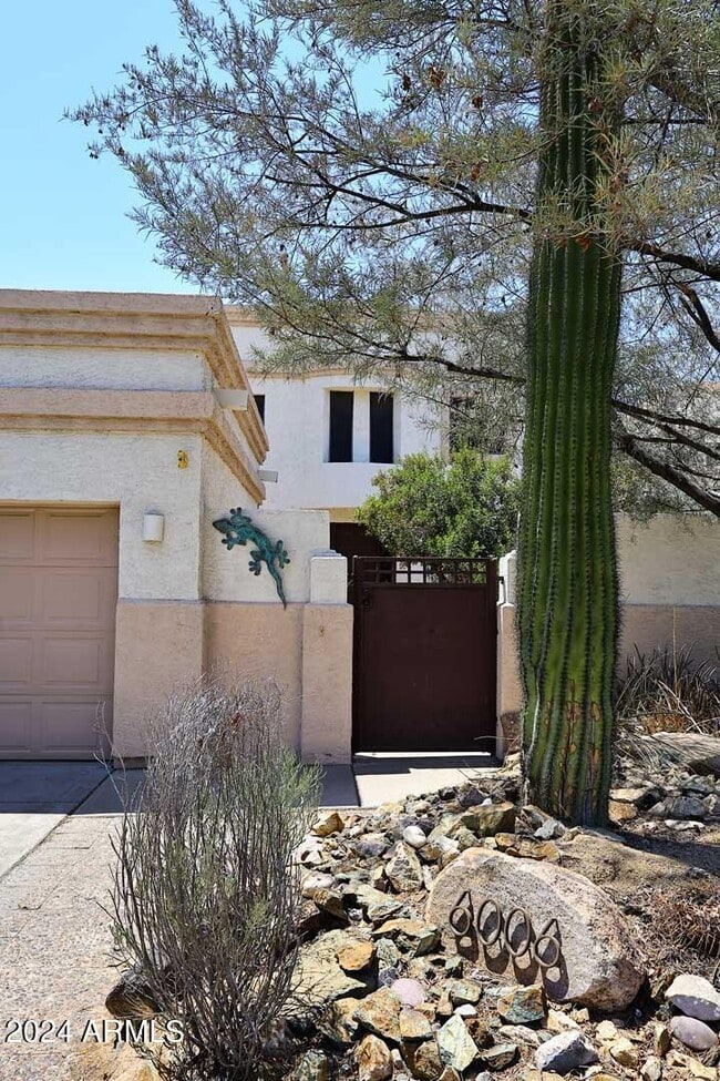 Building Photo - 6006 N 5th Pl